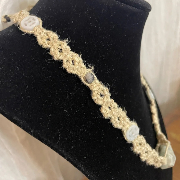 NWT Handmade Choker Necklace Stone beads, Macramé, Beaded, 16”/40.64 cm. - Picture 5 of 7